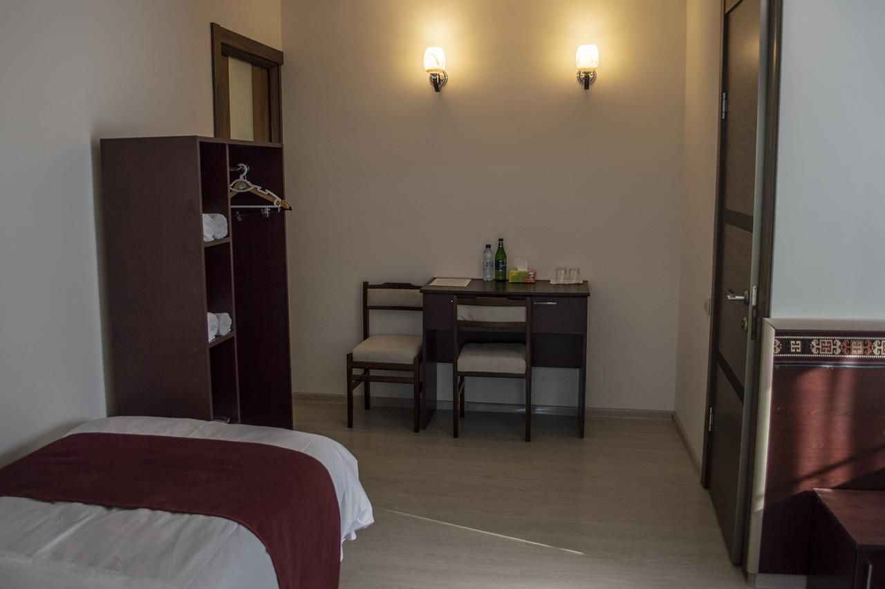 Гостевой дом Stone Art Guest House & Camping Pemzashen